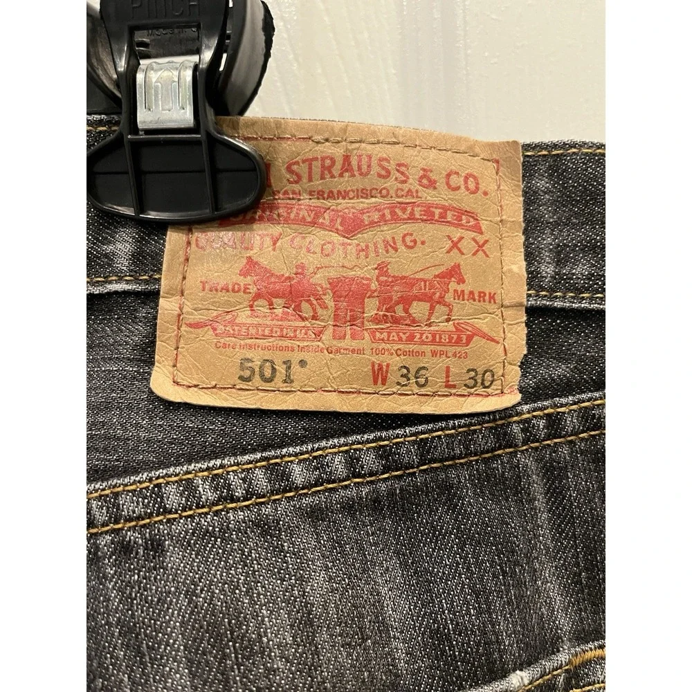 Levis 501 Jeans Button Fly 39x32 Black Wash Faded‎ Black Batwing Irregular 36x30